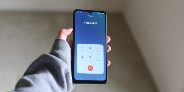 How to send a voicemail to someone else android