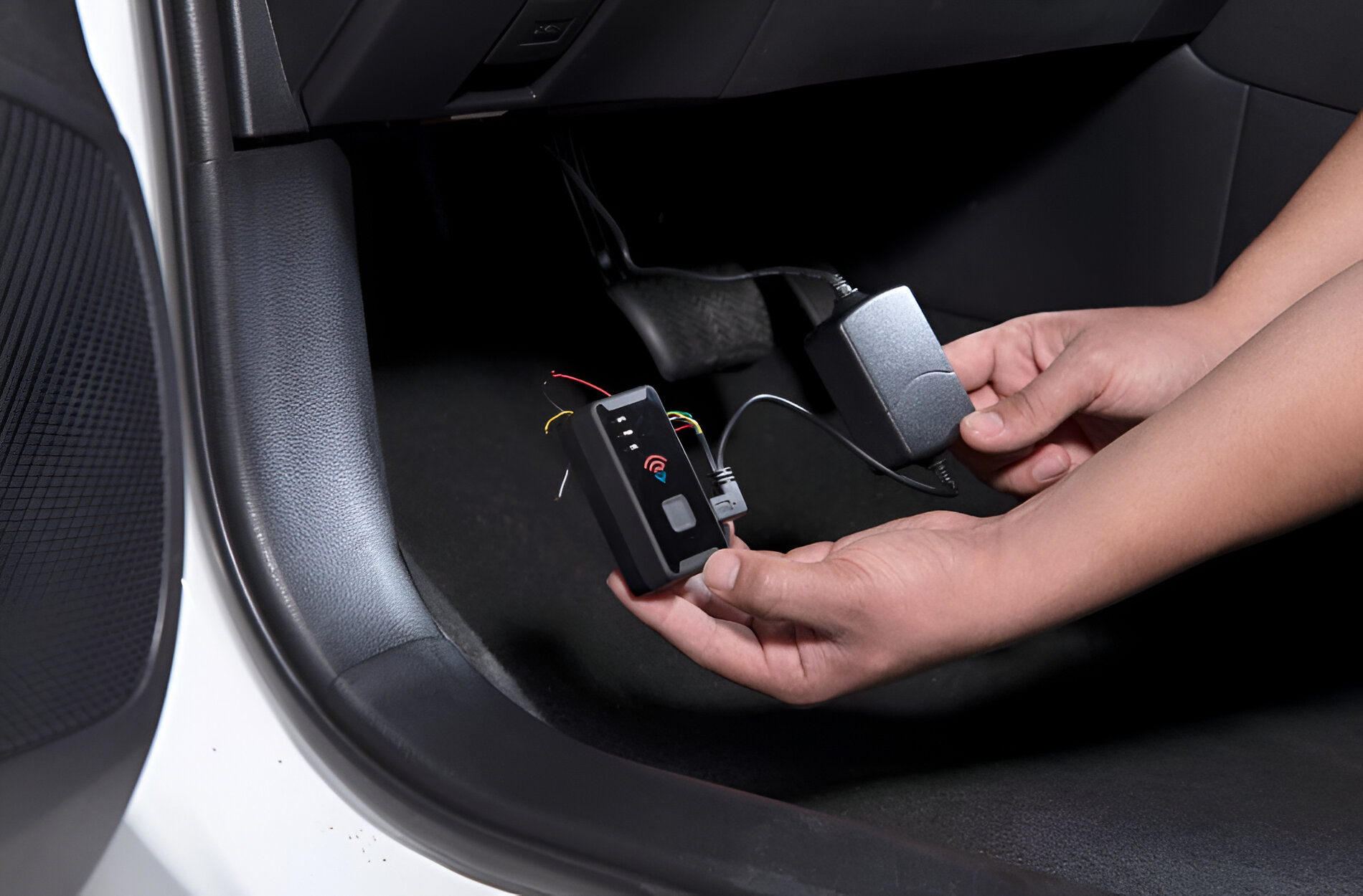 What do car trackers look like photos included