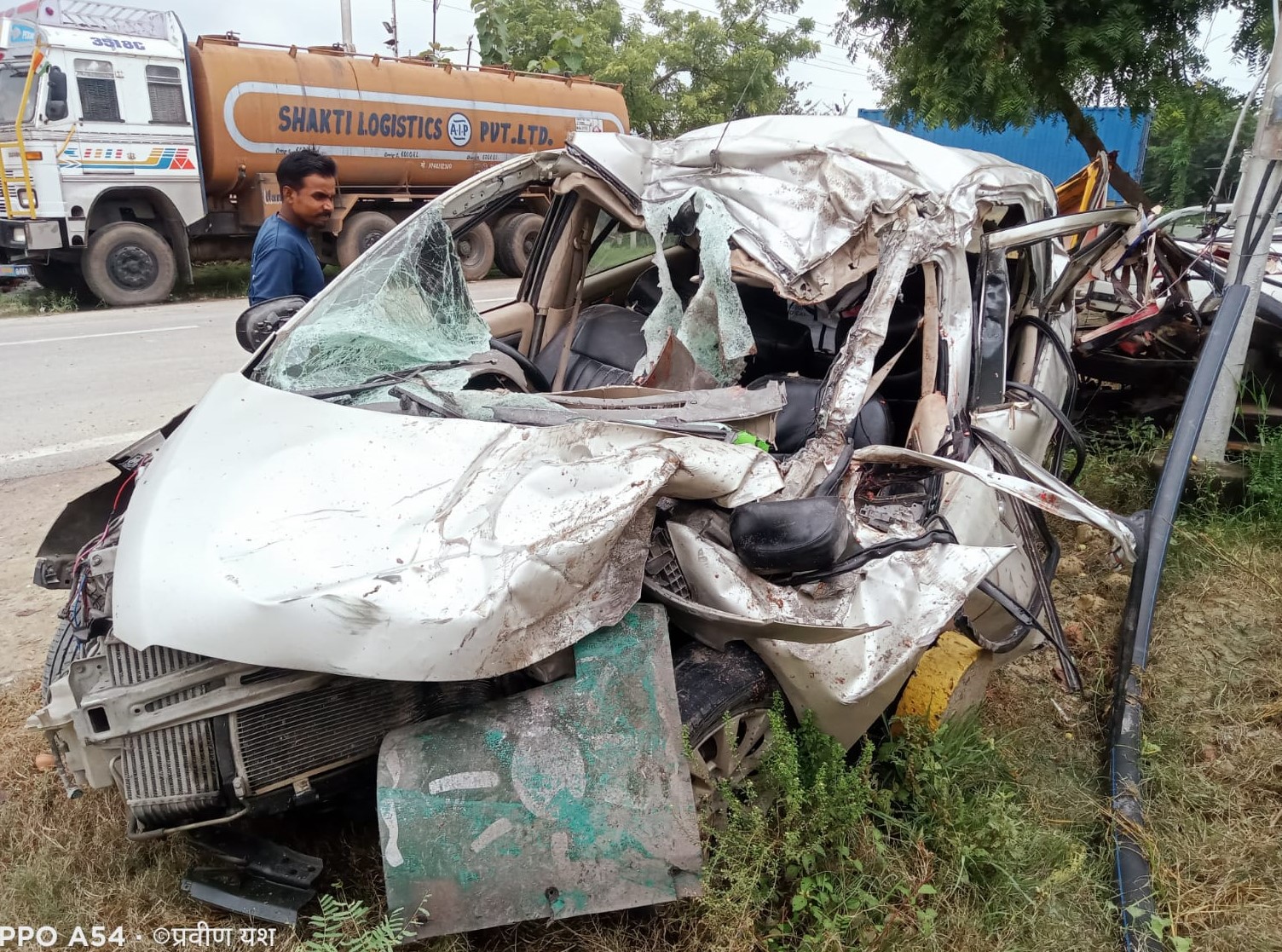 “वाराणसी” सड़क हादसे में “8” की मौत – “पीलीभीत” में मचा “कोहराम”