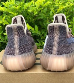Alternative view of adidas Yeezy Boost 350 V2 "Fade"