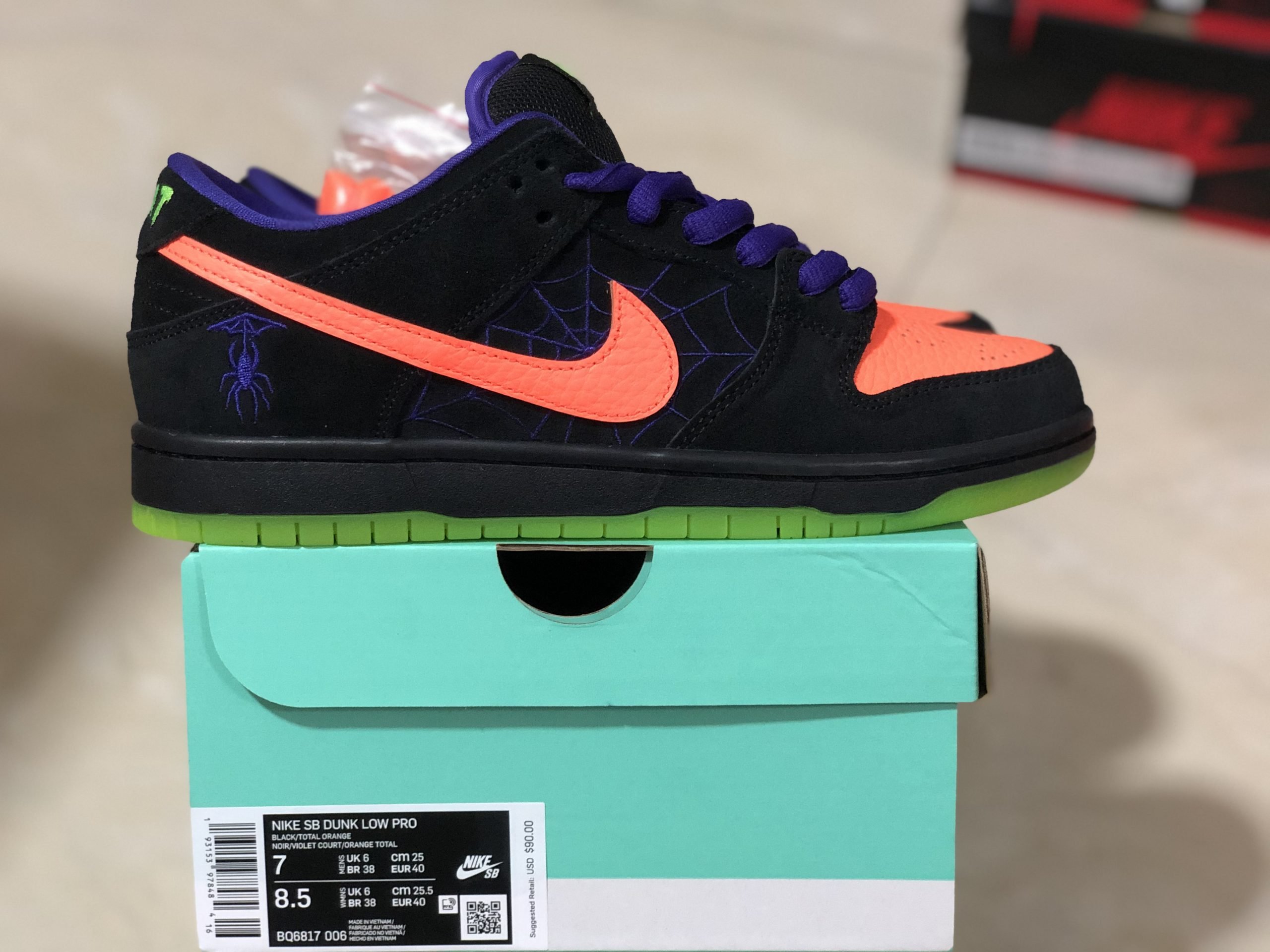 StockX - \