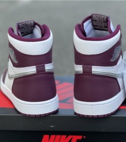 Jordan 1 Retro High OG "Bordeaux" - Imagen 5