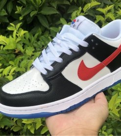 Alternative view of Nike Dunk Low "Seoul"