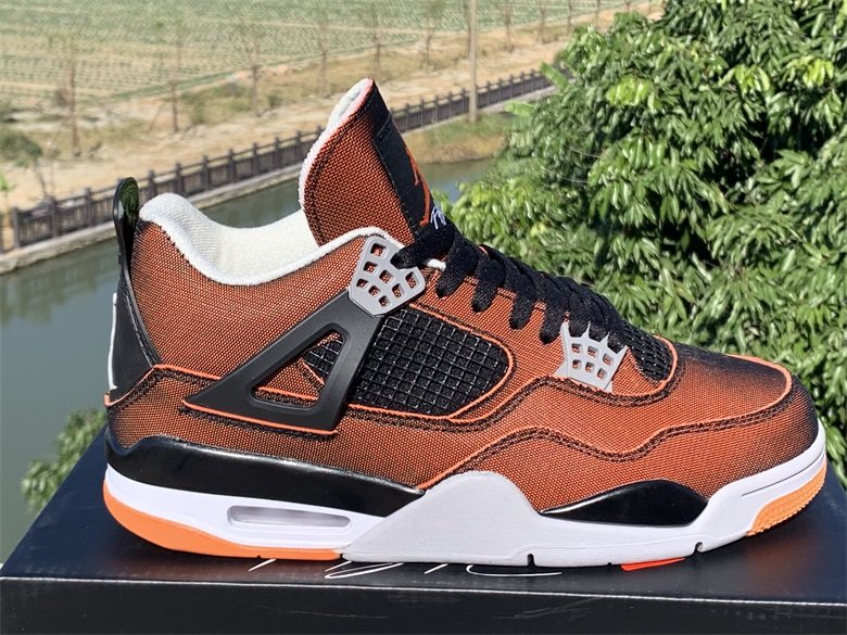 Jordan 4 Retro «Starfish» – Rocket Sneakers Store