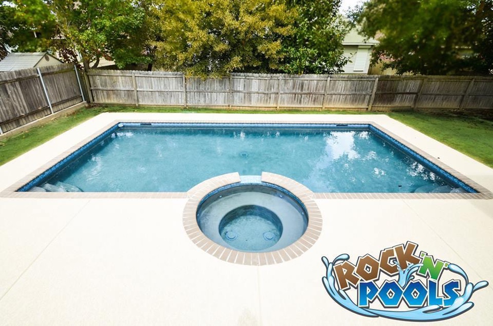 Rock'N'Pools Eagle Point Pool Banner