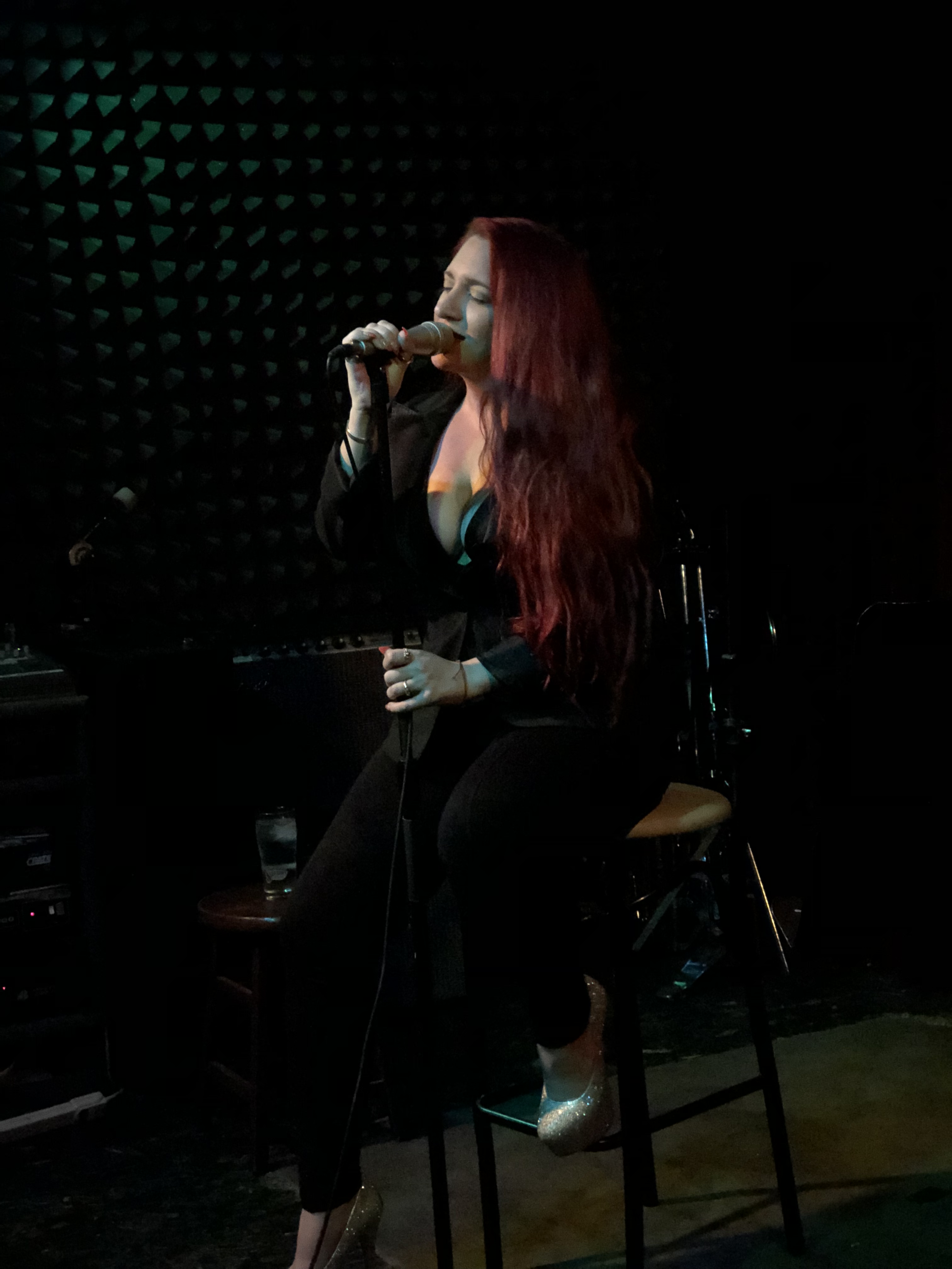 Kaci Machacyk in She Sings Both Ways