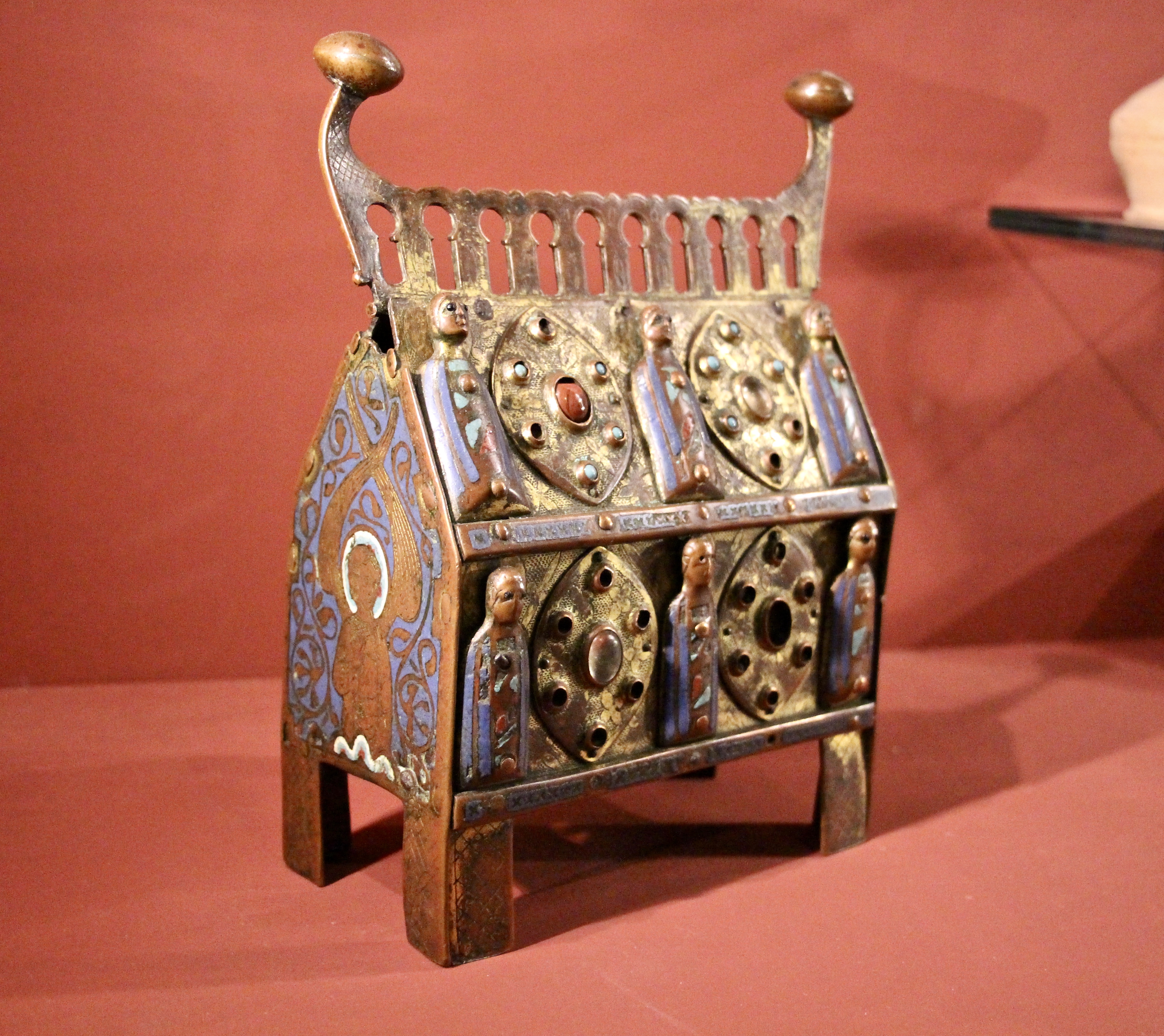 A reliquary chasse, 12th Century, Cuivre Champleve, emaille et pierres fines saint-Bonnet-Briance (Haut-Vienne) (Musée Sainte-Croix, Poitiers)
