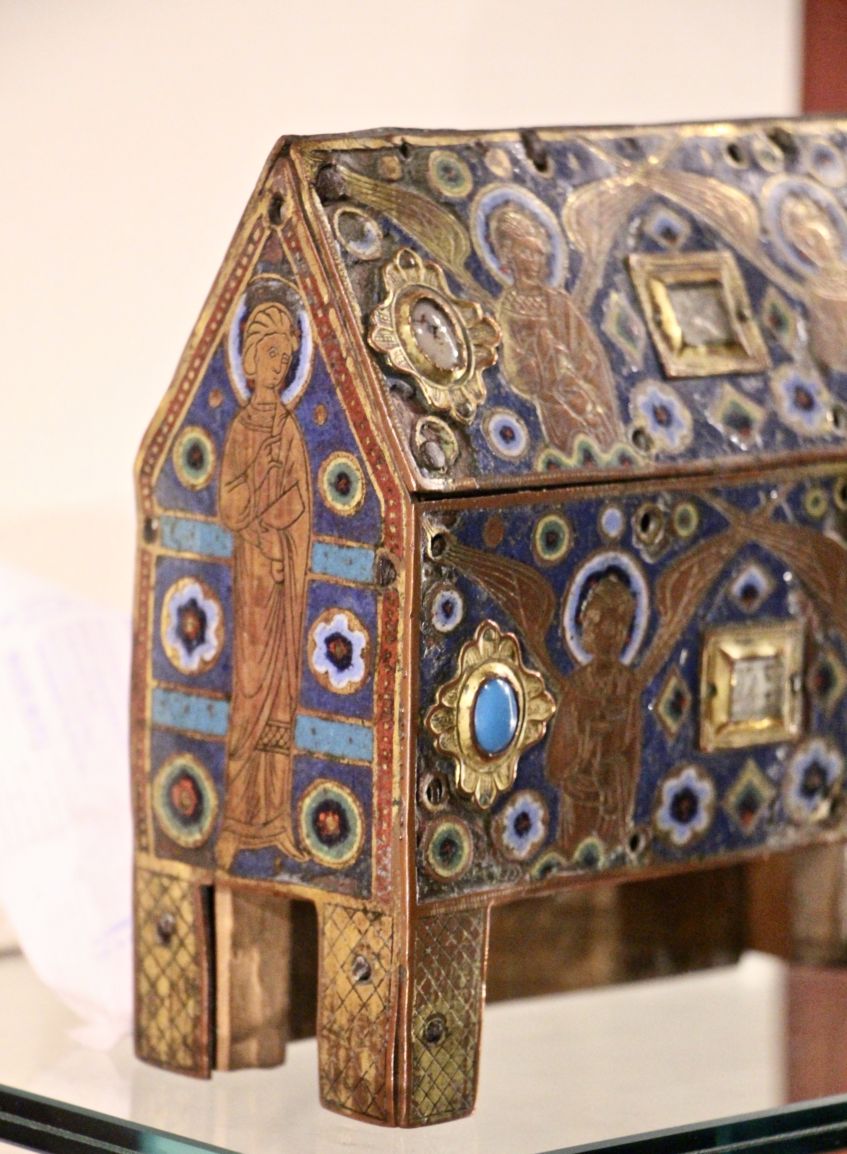 A reliquary chasse from Limoges 12th century (Musée Sainte-Croix, Poitiers)