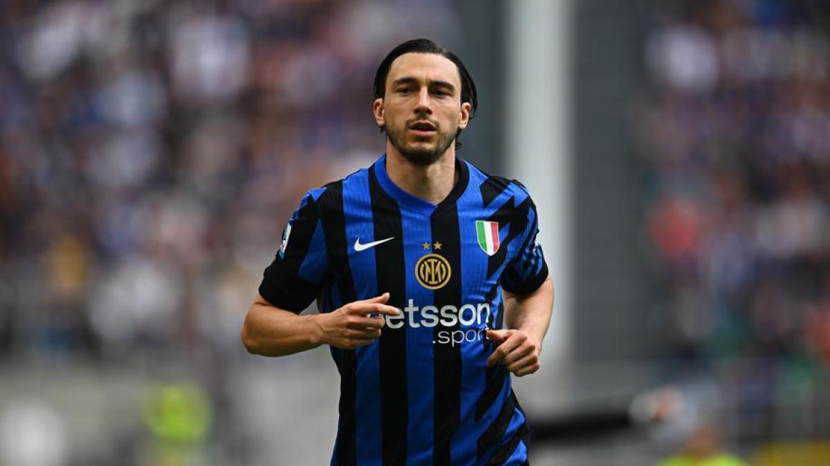 Former Inter defender Matteo Darmian in action amid reported contact with Roma