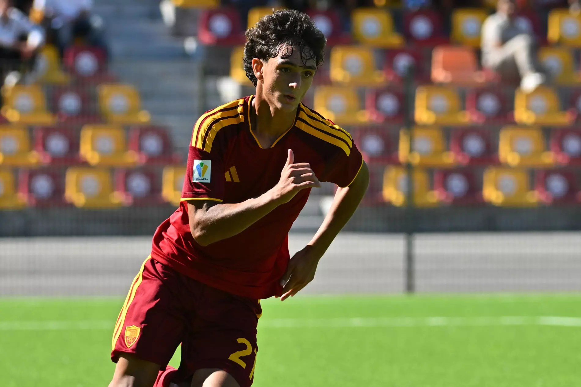 Guaglianone playing for Roma Primavera against Milan in their 1-0 win