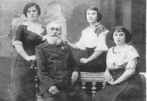 Morris's Family; Father Solomon, sisters, Esther, Bessie, w Pauline far right