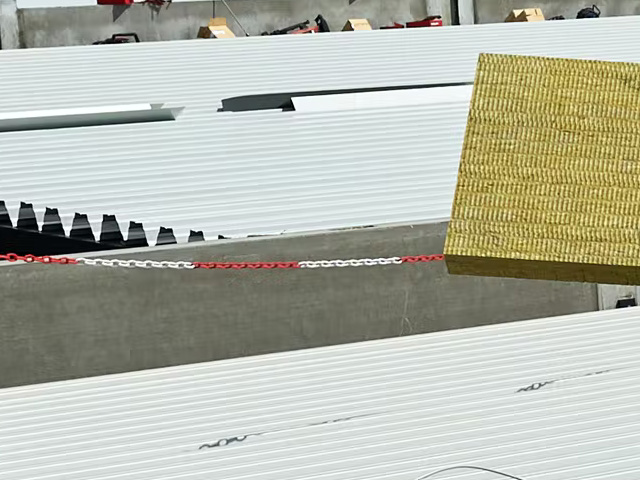 Which is better warm or cold flat roof- find the best!