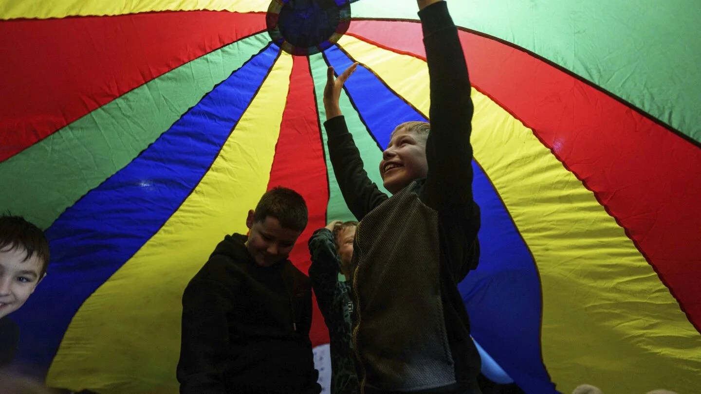 'Holiday Heroes': Volunteers Spread Joy to Ukrainian Kids on the Frontlines