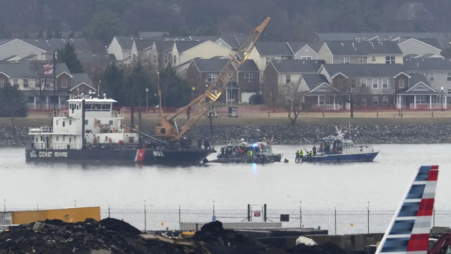 Pilots Sound Alarm Over Near Misses Following Fatal Collision Near DC Airport
