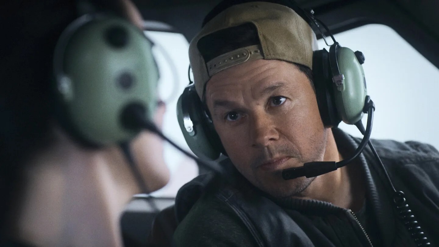 Mel Gibson's 'Flight Risk' Soars to Top of Box Office Chart