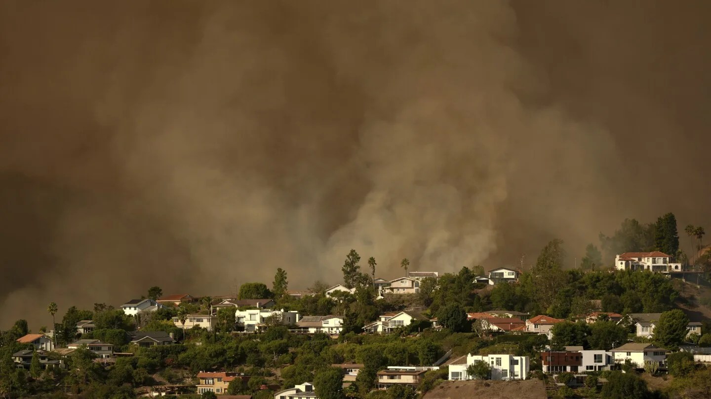 Los incendios en California podrían marcar un récord de costos en la historia de EE. UU.