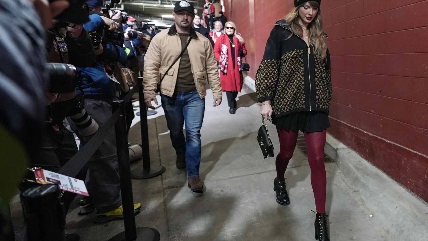 Taylor Swift Graces AFC Showdown Between Chiefs and Bills