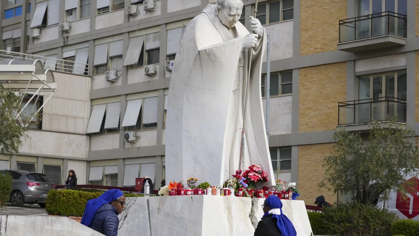 El Vaticano suspende más actividades del Año Santo debido a la hospitalización del Papa Francisco