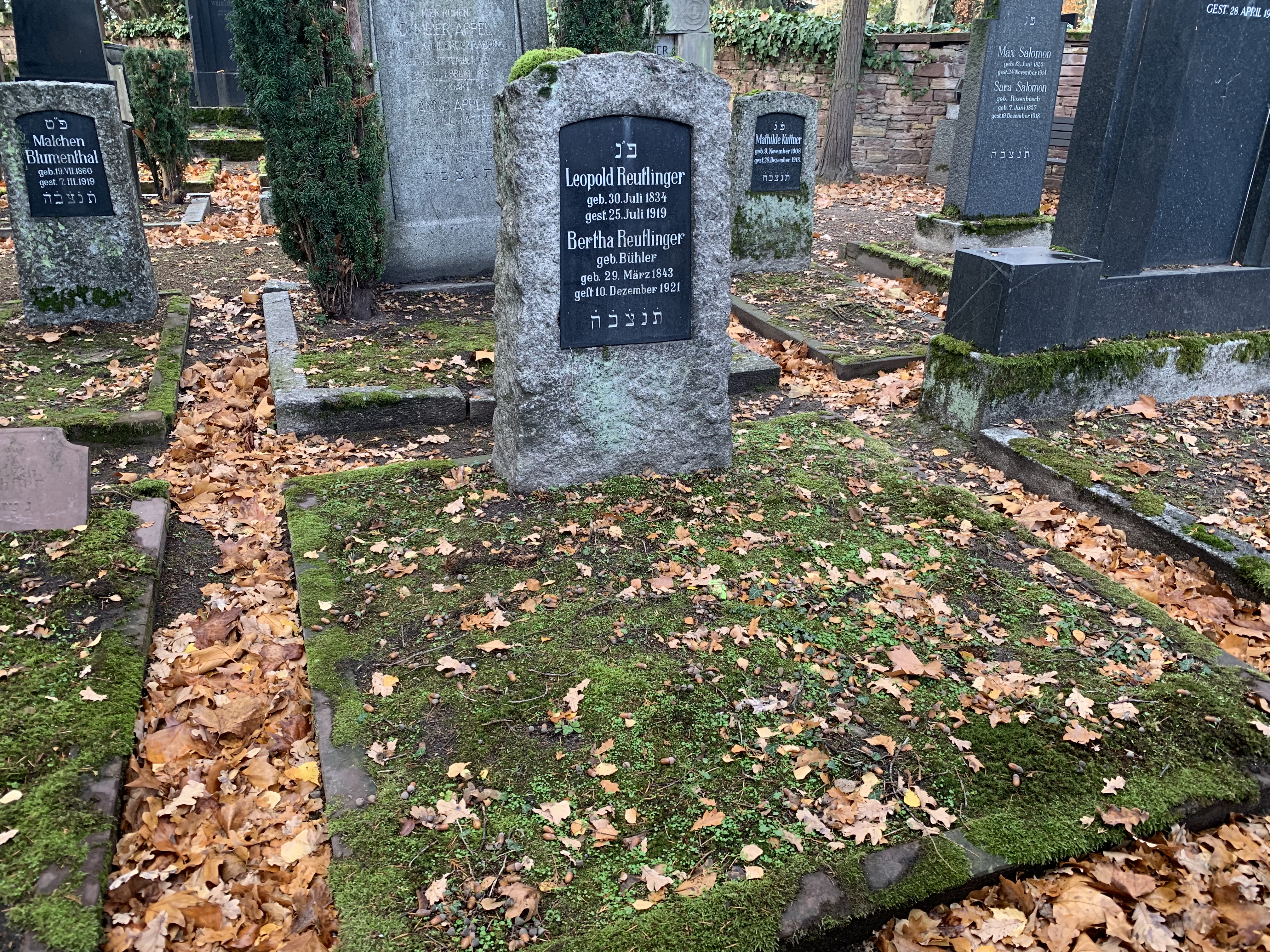 Leopold and Bertha Reutlinger's Gravesite