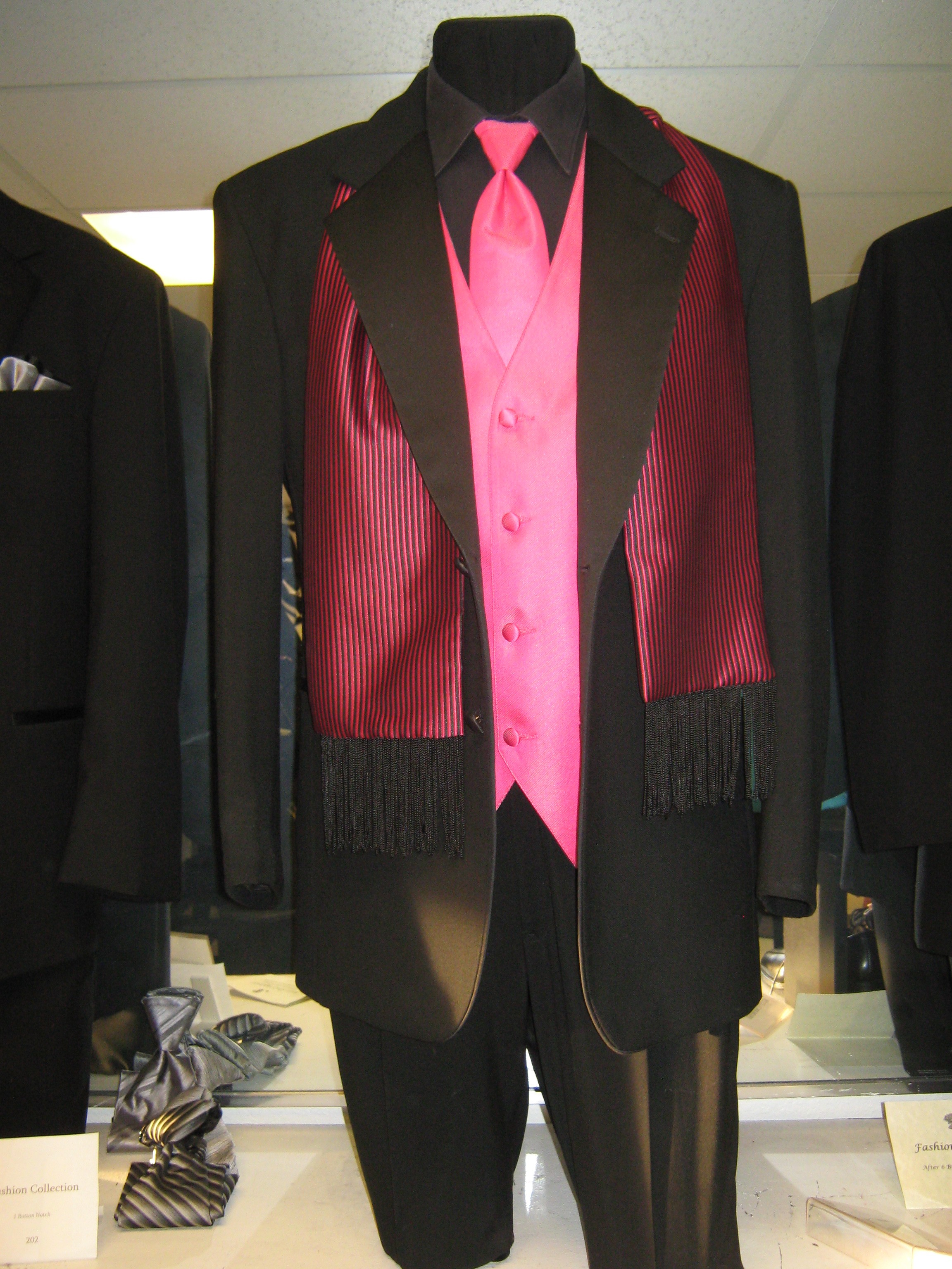 Groomsmen Tuxedos Rose Tuxedo Wedding TuxedoQuince Tuxedo Rental