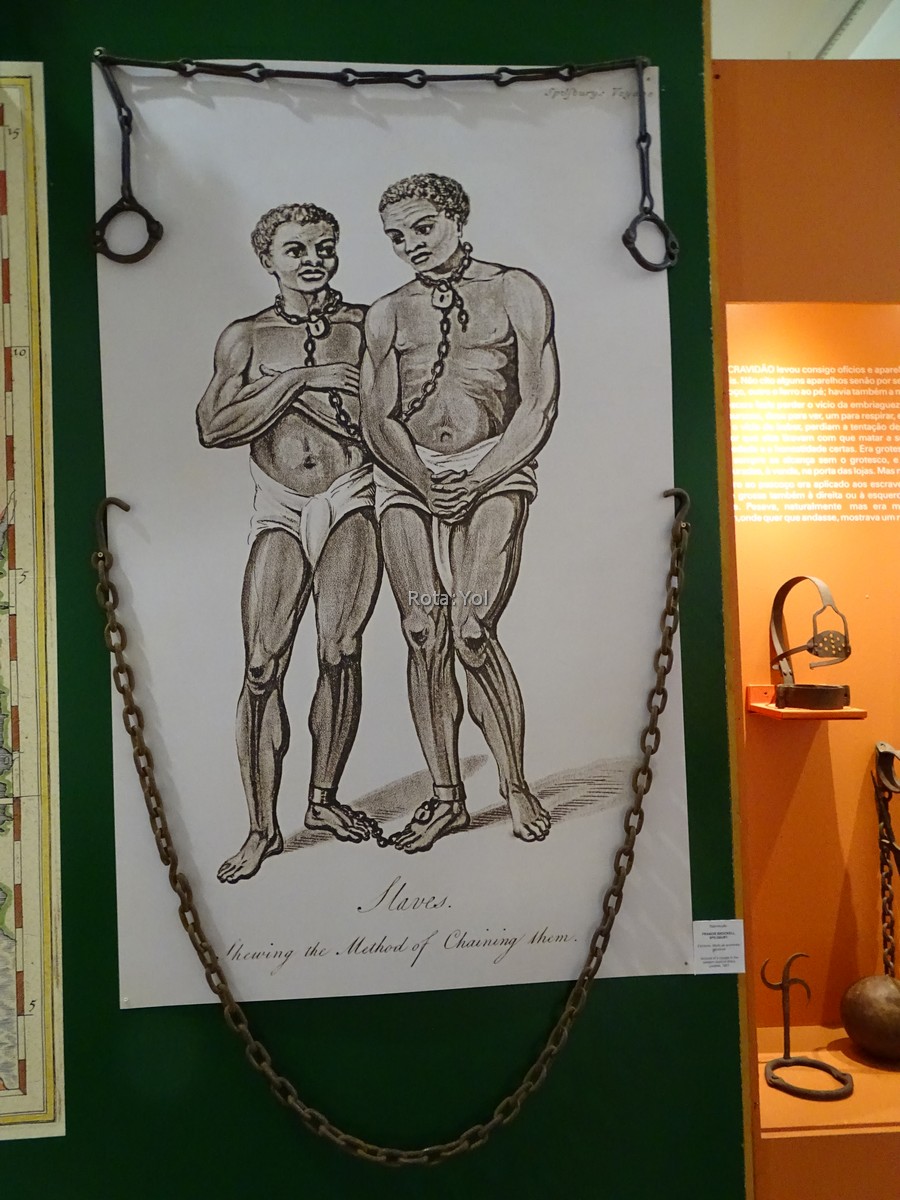 Afrobrasil Müzesi'nde Kölelerin zincirleri