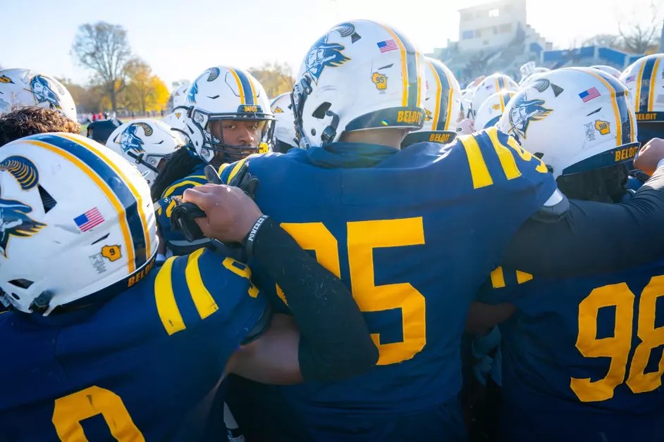Football Falls Short on Senior Day vs. Illinois College