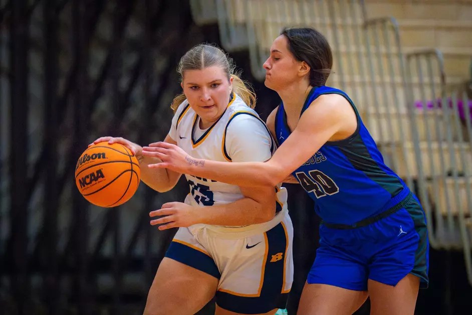 Women’s Basketball Captures First Win vs. IIT