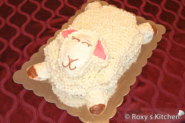 Easter Lamb Cake / Tort Miel de Pasti