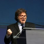 Milei retomó la campaña en Tres de Febrero y pidió a los votantes no ir a «la barbarie de los Kirchner»