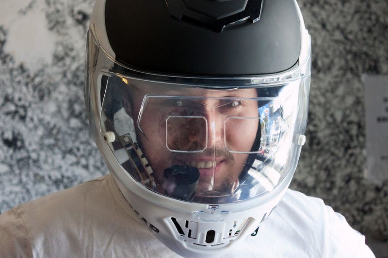 Helm Berteknologi ala Iron Man 1
