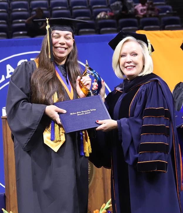 Wallace State Celebrates Class Of 2025 4 ywAAAAAAQABAAACAUwAOw==