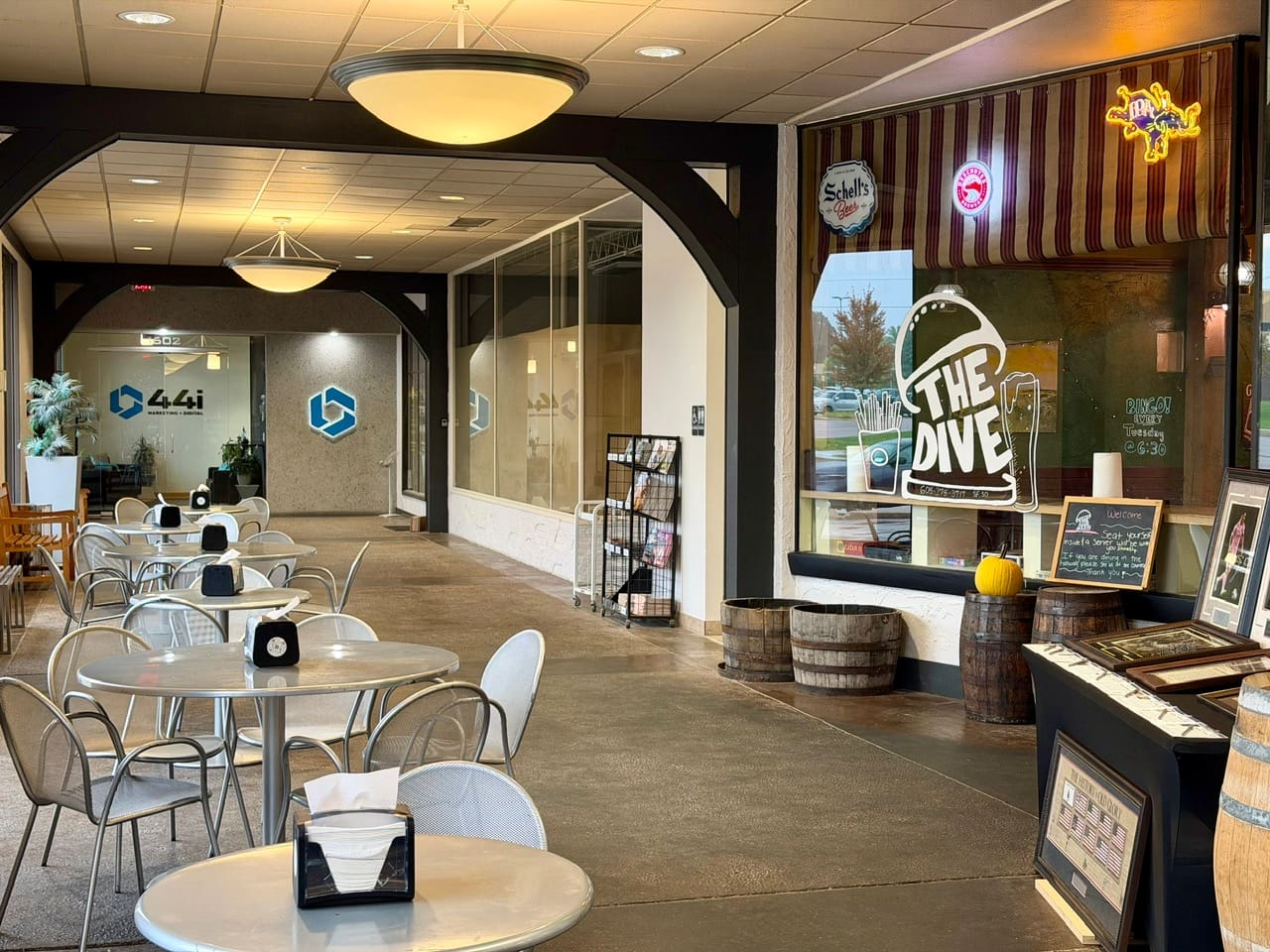 Park Ridge Galleria Evolves With New Tenants, Vacancies 24 ywAAAAAAQABAAACAUwAOw==