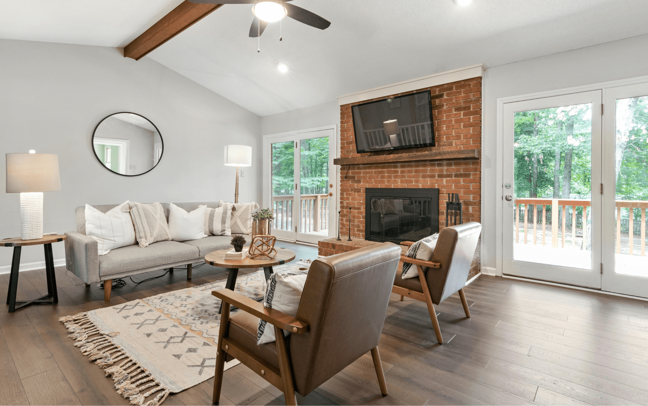 R&T General Construction LLC, expert general contractors in New Jersey offering home remodeling, flooring installation, deck building, masonry, and handyman services.