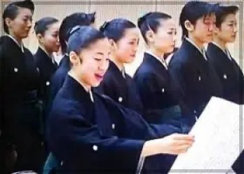 珠城りょうの本名と年齢 宝塚音楽学校から現在までの画像まとめ Rtrend365 珠城りょうの本名と年齢 宝塚音楽学校から現在までの画像まとめ Rtrend365