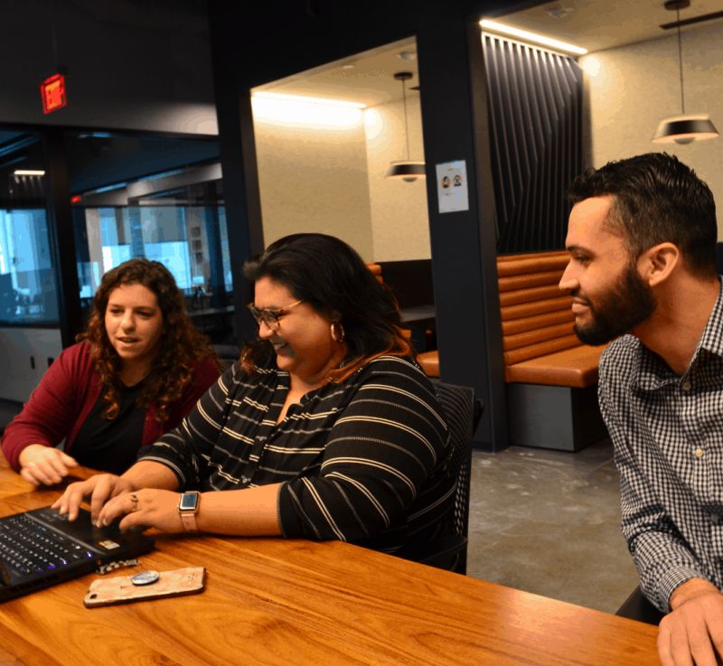 Presentationdesign Agencycapabilitiesdeck Ruby Citrine - Creative Vintage Photo - High Resolution