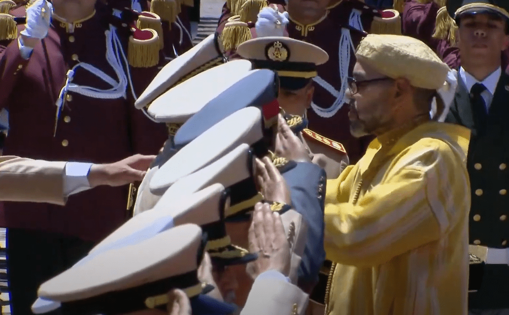 الملك القائد الأعلى للقوات المسلحة يرقي ضباط سامين إلى رتبة فريق وعميد في ذكرى عيد العرش