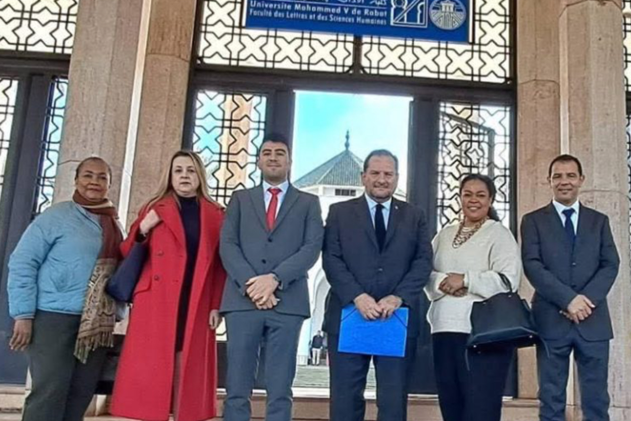 سفير الإكوادور بالرباط : الجزائر أوقفت إستيراد الموز من بلادنا إحتجاجاً على فتح سفارة في المغرب سفير الإكوادور بالرباط : الجزائر أوقفت إستيراد الموز من بلادنا إحتجاجاً على فتح سفارة في المغرب