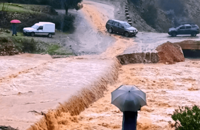 الأرصاد تحذر: أمطار قوية ورياح عاصفية تجتاح الشمال الأرصاد تحذر: أمطار قوية ورياح عاصفية تجتاح الشمال