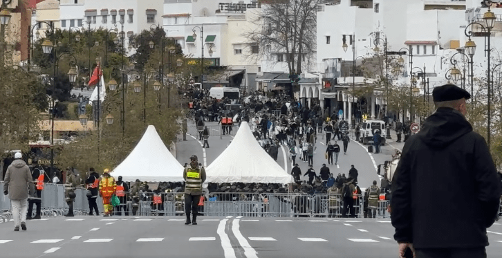 تعزيزات أمنية مشددة بمحيط ملعب مولاي الحسن قبل انطلاق مباراة الجزائر الكونغو