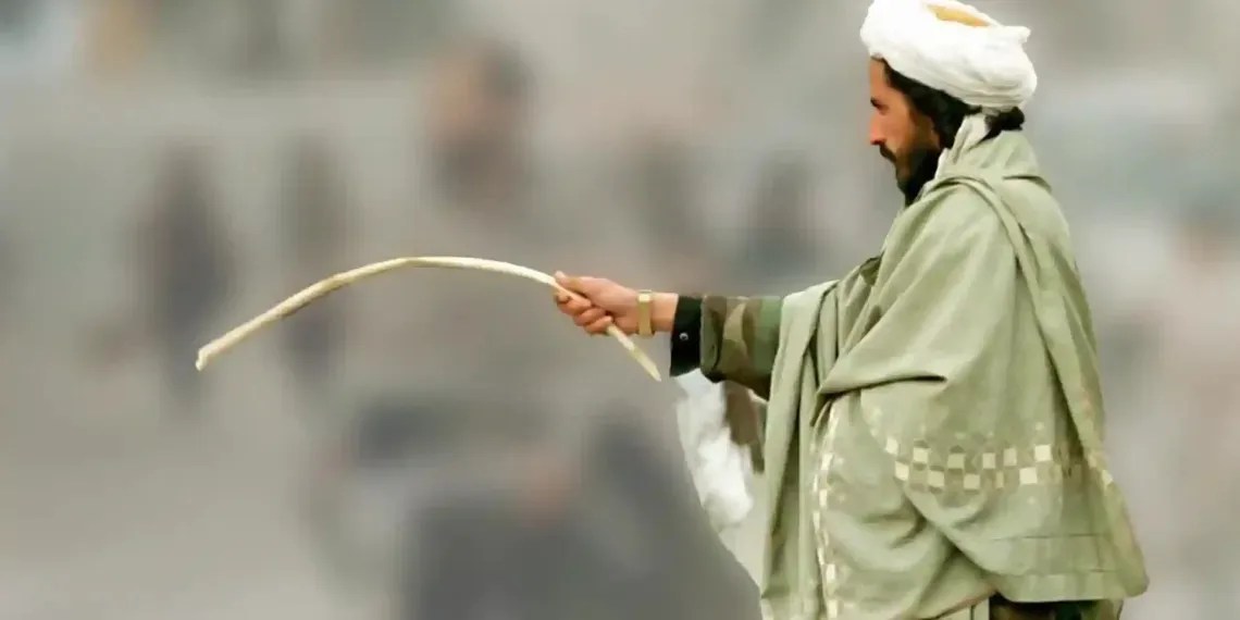 موسسه حقوق بشر و دموکراسی افغانستان: طالبان طی بیش از چهار سال دو هزار و ۷۴۵ نفر را در افغانستان در ملاءعام شلاق زده‌اند