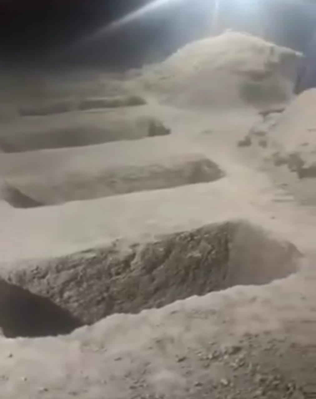 حال‌وش: ۱۷ مهاجر اهل افغانستان به‌شمول زنان و کودکان در ایران، بر اثر تشنگی شدید جان باخته‌اند