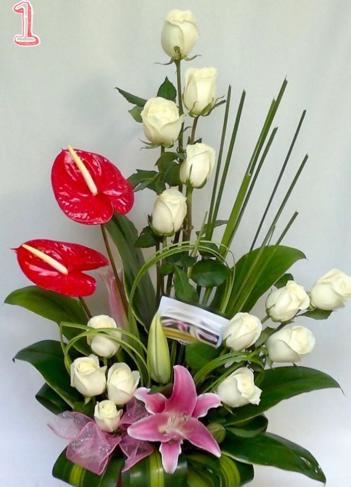August 27, 2021 2:02 pm. Arreglo Floral con Rosas, Anturios y Lirios (Incluye