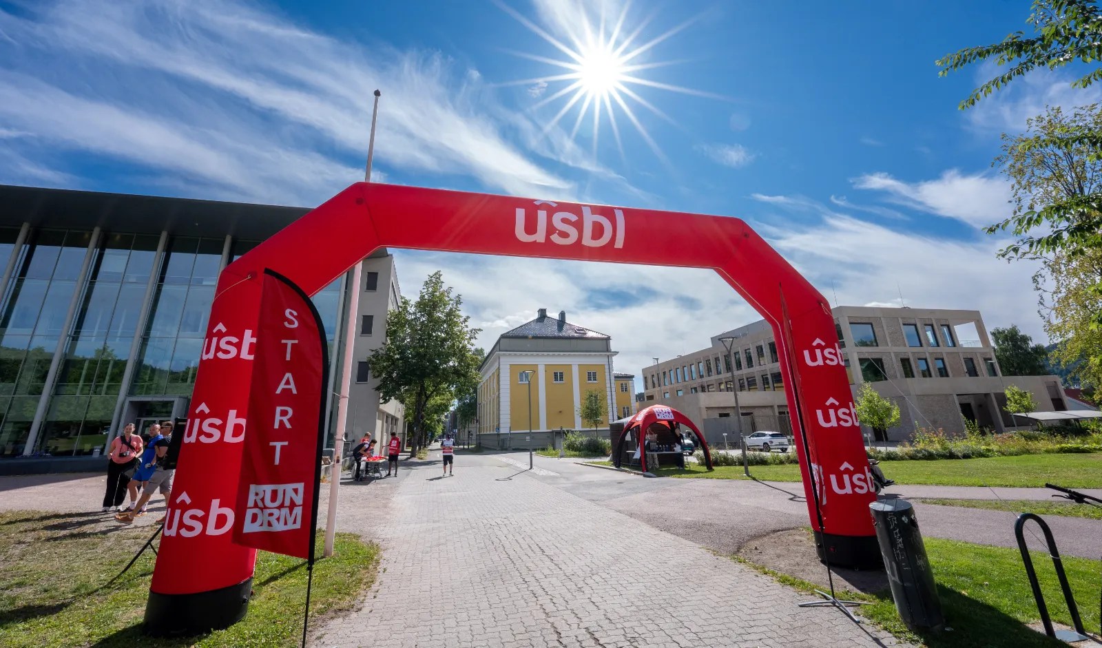 Partnere
