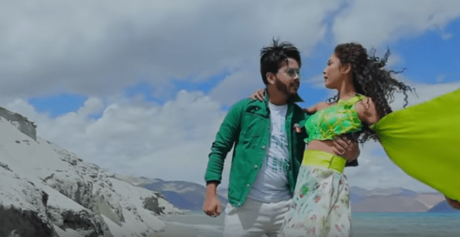 উৎসৱৰ সৈতে উপভোগ কৰক ভৃগুৰ ৰোমান্টিক গীত "লাজে লাজে" 1