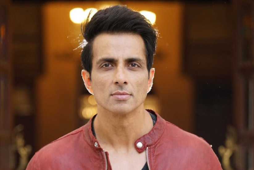 Sonu Sood slams fake help funds asking for donation, urges fans to report it to the police station 1