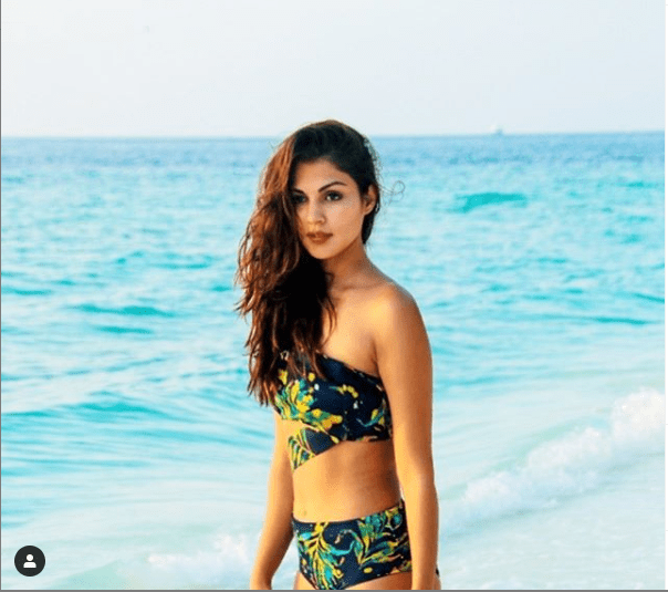 ওচৰ-চুবুৰীয়াৰ বিৰুদ্ধে ৰিয়া চক্ৰৱৰ্তীৰ এজাহাৰ দাখিলঃ 1