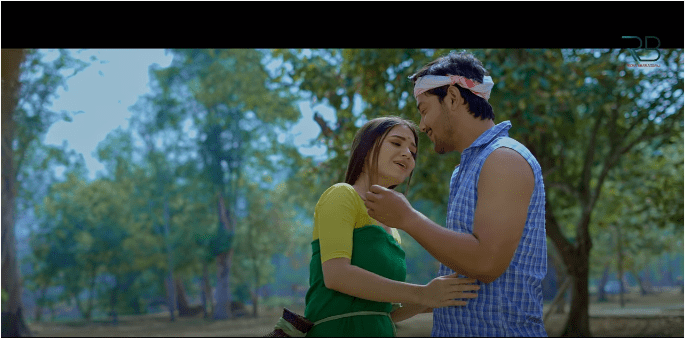 এইবাৰ ভিডিঅ'ত ৰিচা ভৰদ্বাজৰ "মৰমে টানিছে"- 1