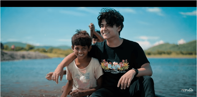 এটি অসমীয়া গীতৰ "Mashup" আৰু সমালোচনা; কিমান প্ৰয়োজনীয়?? 1