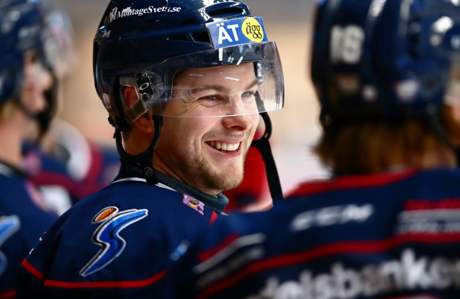 Chris Bourque's jersey retirement with Hershey Bears included shoutouts  from Jay Beagle and Mathieu Perreault