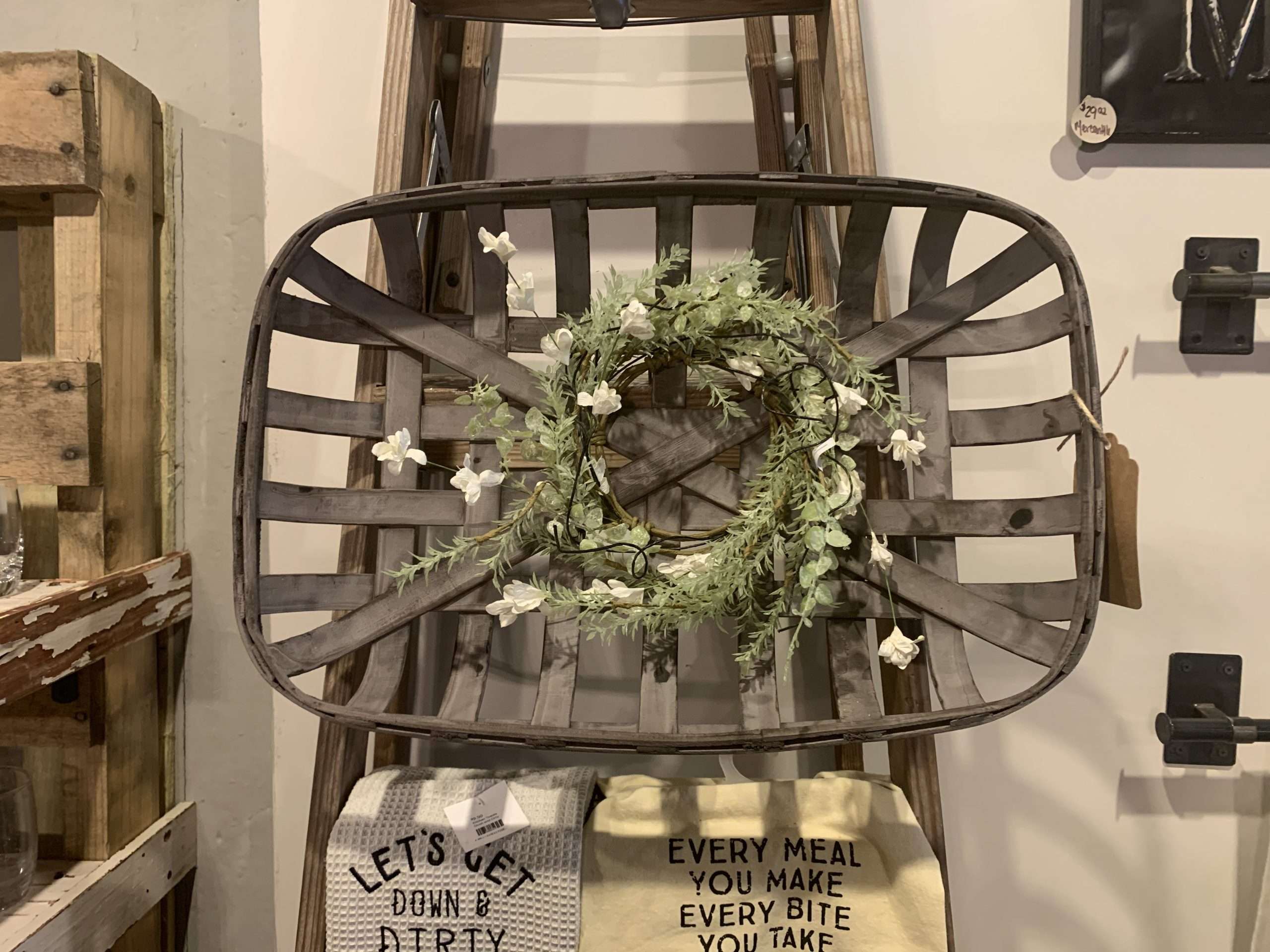 Tobacco Basket Grey Small rusted fence